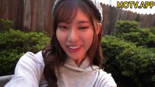 反差泄密《精品推荐☀️露脸反差婊》大佬太喜欢约两次！21岁Q弹肉感十足大学生妹子老规矩无套内射这粉嫩毛逼一看就紧实包裹感强